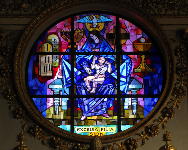 Rose window by JÃ¡nos Hajnal, Basilica di Santa Maria Maggiore, Roma